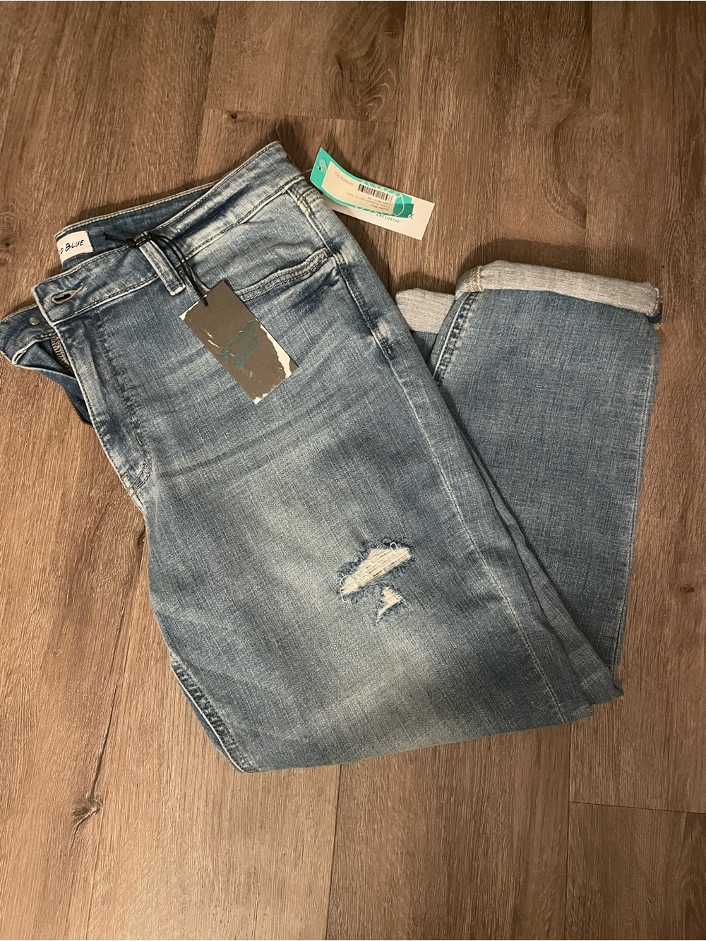 Studio Blue Light Wash Capris